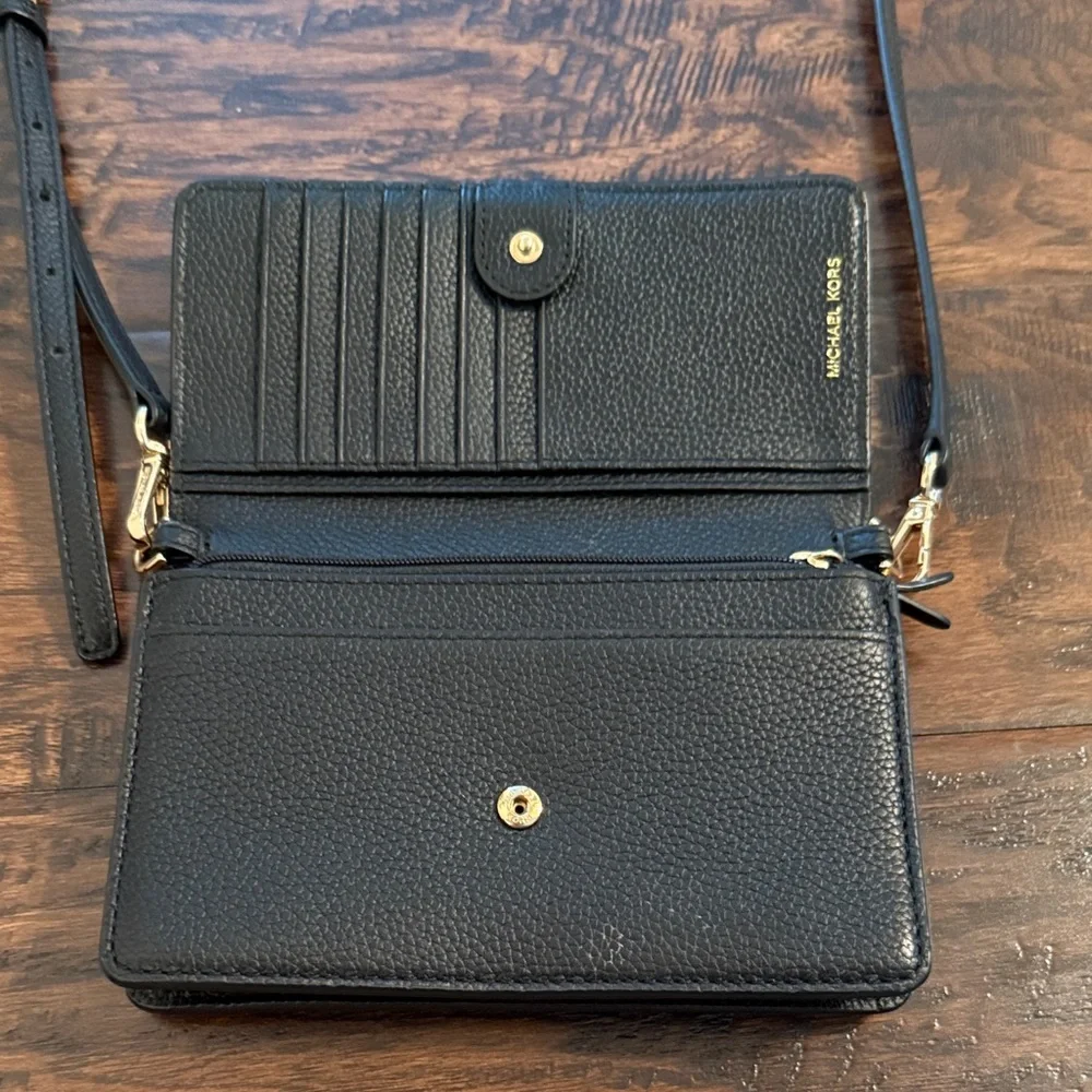 Michael Kors Elegant Black Crossbody Bag
